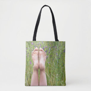 Bolsa Tote pés desencapados em wildflowers do prado