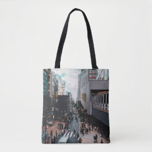 BOLSA TOTE PESSOAS NAS RUAS DA CIDADE DURANTE O DIA