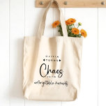 Bolsa Tote Planejador de Eventos do Coordenador de Caos<br><div class="desc">Mantenha-se organizado sem esforço no meio do belo caos com nosso Tote Bag do Coordenador de Caos. Personalizável e chique em preto e branco, este elegante bolsa é o presente perfeito para planejadores de casamento e coordenadores, combinando funcionalidade com um toque de diversão. Deixe seu coordenador interno do caos brilhar...</div>