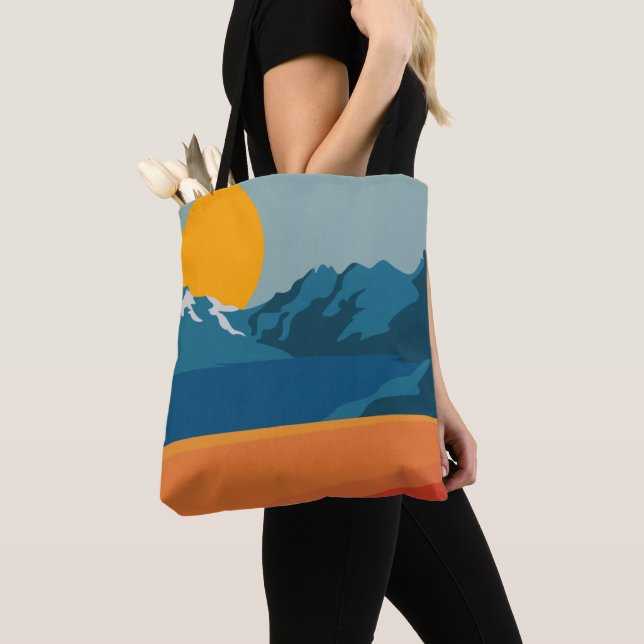 Bolsa Tote Planície Retro Montanha Ilustração Laranja Azul (Close Up)