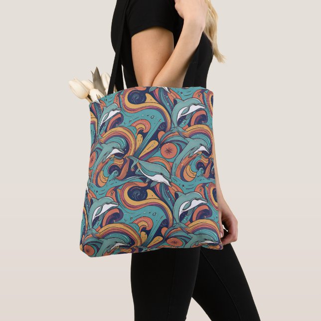 Bolsa Tote Playful Dolphins Pattern - Design inspirado no oce (Close Up)