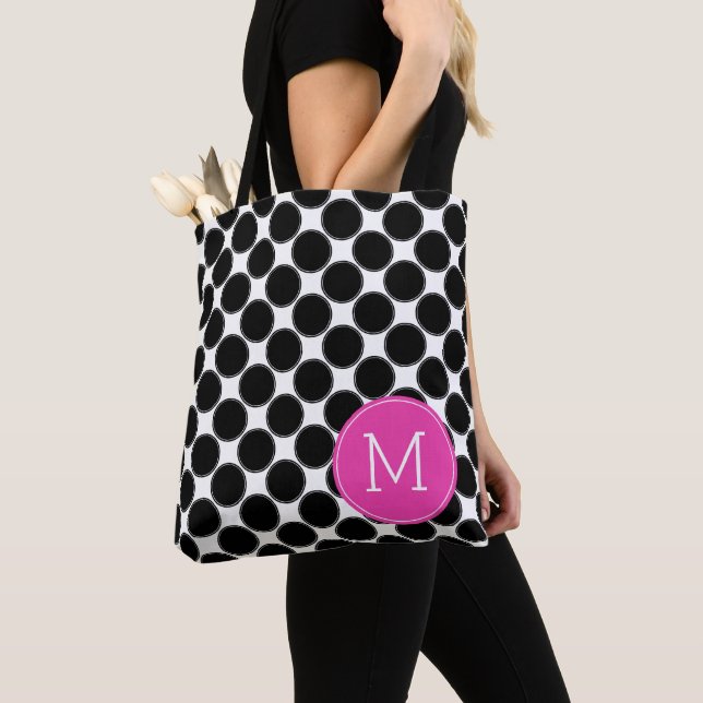 Bolsa Tote Pontos Pretos e Brancos Ousados com Monograma Rosa (Close Up)