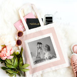 Bolsa Tote Presente Simples de Foto da Família Moderna Pastel<br><div class="desc">Presente Simples de Foto da Família Moderna Pastel Rosa</div>