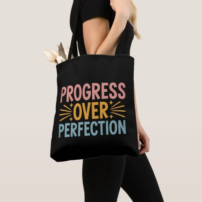 Bolsa Tote Professor Progresso em vez de Perfeição Volta às A (Close Up)