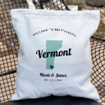Bolsa Tote Qualquer Mapa Colorido de Boas-vindas do Armário V<br><div class="desc">Saco de presentes de boas-vindas para convidados fora da cidade para o seu casamento, com a imagem de Vermont. Você pode editar as cores de qualquer parte desta design, assim como mover o coração para o local do seu casamento. Para alterar as cores, clique em personalizar e, em seguida, "editar...</div>