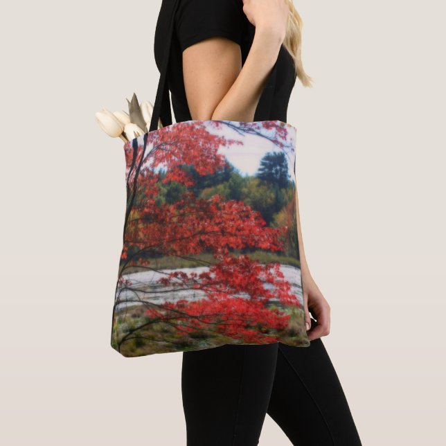 Bolsa Tote Red Autumn Foliage Marsh (Close Up)