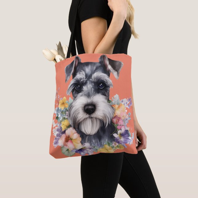 Bolsa Tote Retrato Schnauzer Bonito com Flores (Close Up)