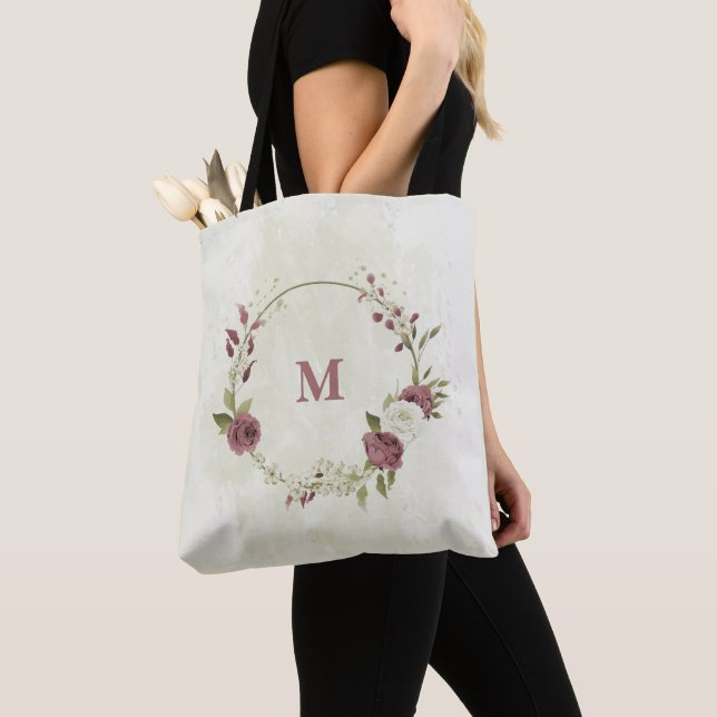Bolsa Tote rosa de flores brancas poeirentas (Close Up)