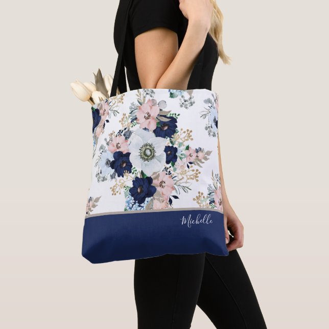 Bolsa Tote Rosa Floral Azul Marinho com Nome (Close Up)