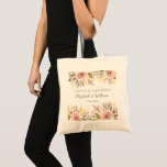 Bolsa Tote Rosas de Blush Russo de Casamento Floral Personali<br><div class="desc">Obrigado seus convidados de casamento e festas de noiva com esta bela sacola de tote com uma borda romântica de rosa e três linhas de texto personalizado. Adicione seus nomes, data do casamento - você pode mudar o texto atual "Obrigados e amor" para o que quiser. Coloque uma bolsa cheia...</div>