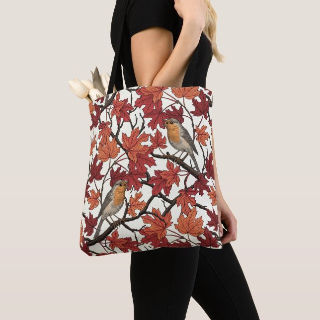 Bolsa Tote Rouxinóis em bordo sobre branco esmaecido (Close Up)