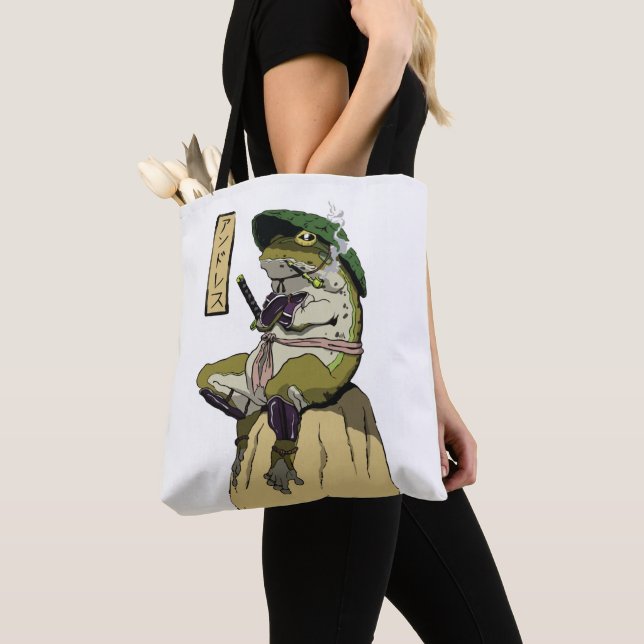 Bolsa Tote Sapo Samurai: Guardião do Lótus (Close Up)