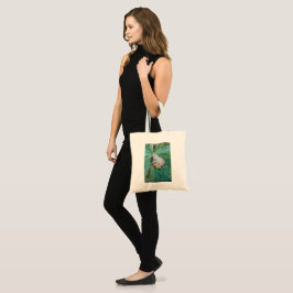 Bolsa Tote "Sapo sobre o Verde" por AlarsenArtist