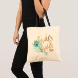 Bolsa Tote Script Dourado PixDezines Peacock Bridesmaid/Faux<br><div class="desc">Pluma de pavão PixDezines em aqua teal,  dama de ponte favorece bolsas em ouro metálico falso,  caligrafia/roteiro manuscrito. Copyright © 2015-2017 PixDezines.com™ e PixDezines™ em zazzle.com. Todos os direitos reservados.</div>