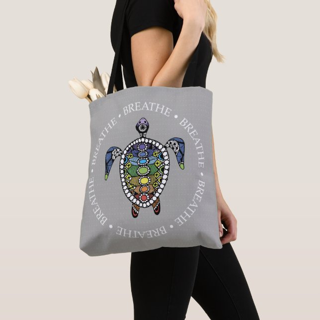 Bolsa Tote Serenity Turtle Chakras (Close Up)