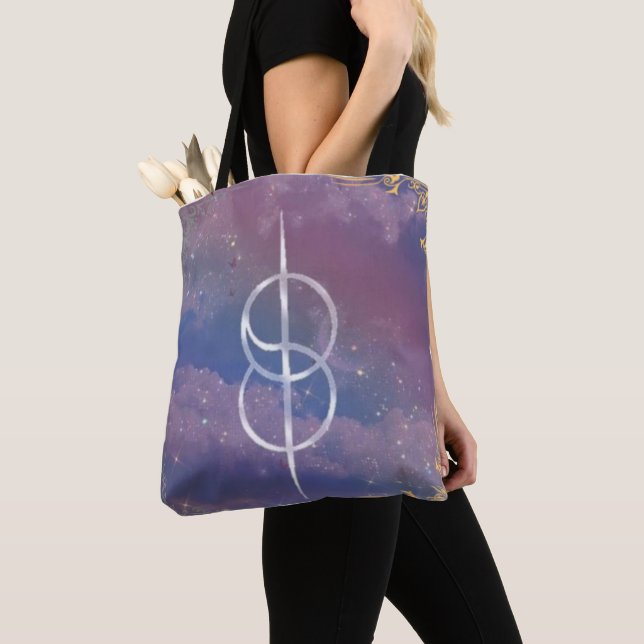 Bolsa Tote símbolo mutável nas nuvens (Close Up)