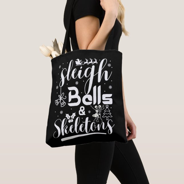 Bolsa Tote Sleigh bells & skeletons dancing funny christmas (Close Up)