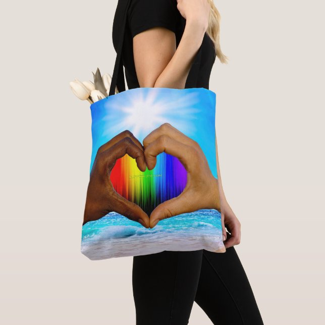 Bolsa Tote SlipperyJoe gradiente de arco-íris vibrante coraçã (Close Up)