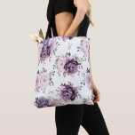 Bolsa Tote Sombras Púrpuras Derramadas Sangue Moody Floral<br><div class="desc">Um saco de tote de noiva floral moderno e elegante apresenta um buquê de rosas de aquarelas em tons de ameixa roxa, cor-de-rosa poeirenta, mauve, sábio com folhas botânicas verdes e eucalipto. Por favor, encontre mais designs e variações na minha loja de "blisswedingpaperie". E fique à vontade para me contactar...</div>