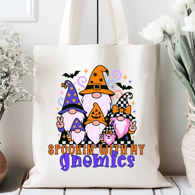 Bolsa Tote "Spookin" Com Meus Gnomos: Amigos do Dia das Bruxa (Get festive with spookin' with my gnomies — a Halloween friends design full of humor and charm.)