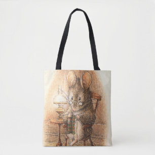 Bolsa Tote "Sra. Mouse Knitting" por Beatrix Potter