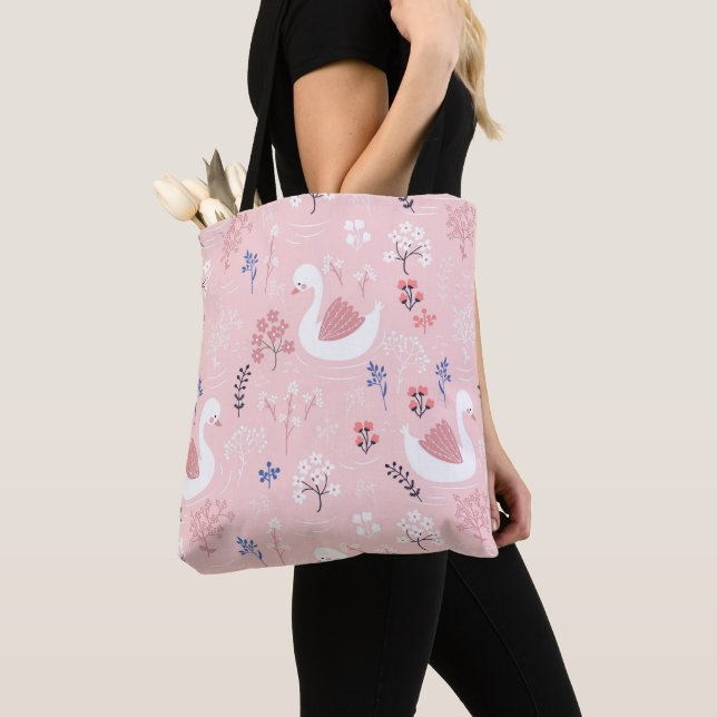 Bolsa Tote Sweet White Swans On Pastel Pink Floral Ballet (Close Up)