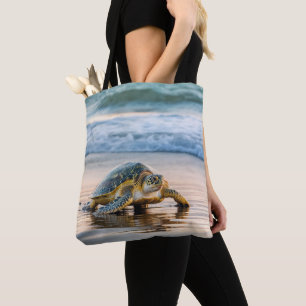 Bolsa Tote Tartaruga Caminhando Na Areia Molhada Da Praia