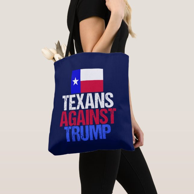 Bolsa Tote Textos Contra Azul Trump (Close Up)