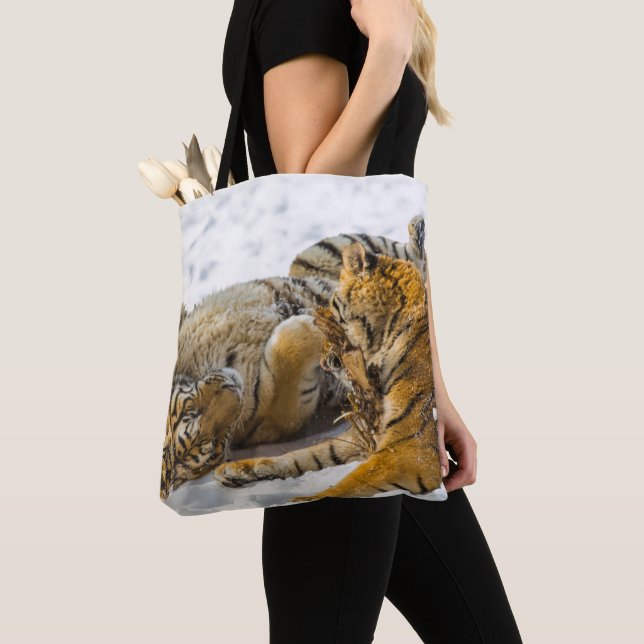 Bolsa Tote Tigre do nordeste (Close Up)