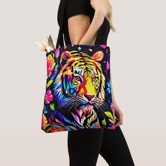 Bolsa Tote Tigre em um Sonho Floral (Close Up)
