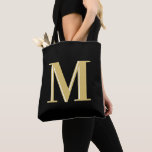 Bolsa Tote Típica de monograma moderna preto dourado<br><div class="desc">Típica de monograma moderna preto dourado</div>
