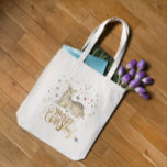 Bolsa Tote Tipografia de Natal e Feliz Natal<br><div class="desc">Cores-d'água bonitas dee de Natal com flocos de neve e faíscas e tons de ouro alegres tipografia elegante de Natal.</div>