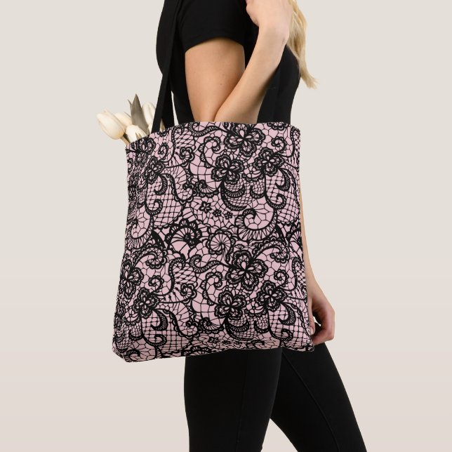 Bolsa Tote Traço Preto no Saco de Toque Rosa Esbranquiçado (Close Up)