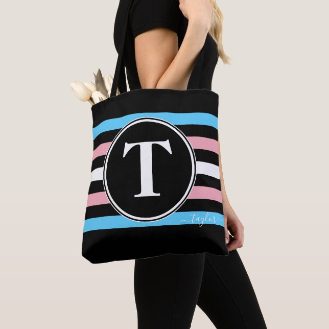 Bolsa Tote Transgênero Stripes Monograma Nome Orgulho gay pre (Close Up)