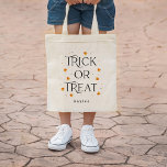 Bolsa Tote Trick ou Tratar Tote Bag Personalizada do Hallowee<br><div class="desc">Visite berryberrysweet.com para receber presentes personalizados e artigos de papelaria.</div>