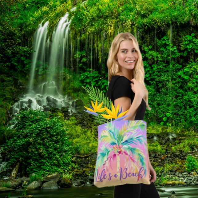 Bolsa Tote Tropical Sunset Palm Tree Life é uma praia (This colorful tropical tote bag features a pastel palm tree on a sunset background. Life is a Beach!)