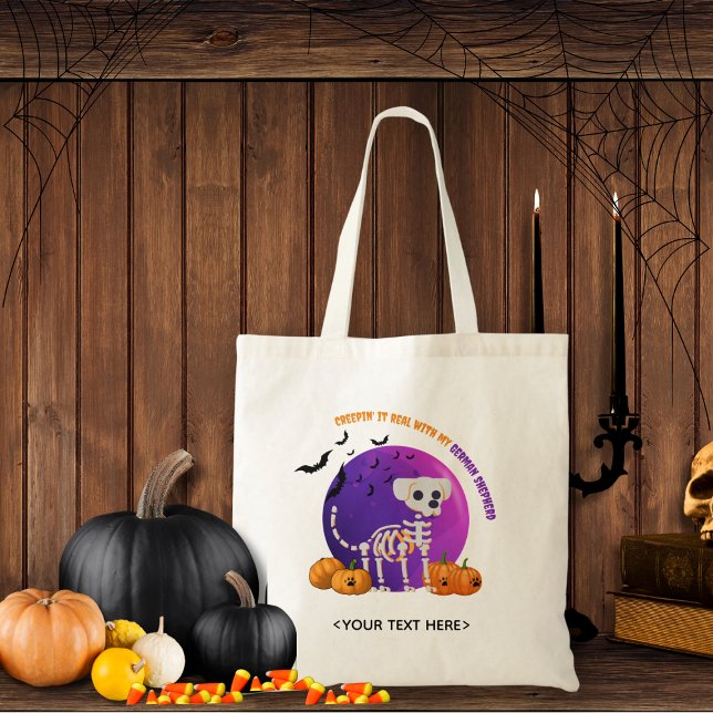 Bolsa Tote Truque de Doces do Halloween ou Trate a Banheira d (Trick or Treat OR show up to the Halloween party in style. Represent your favorite dog breed!!)