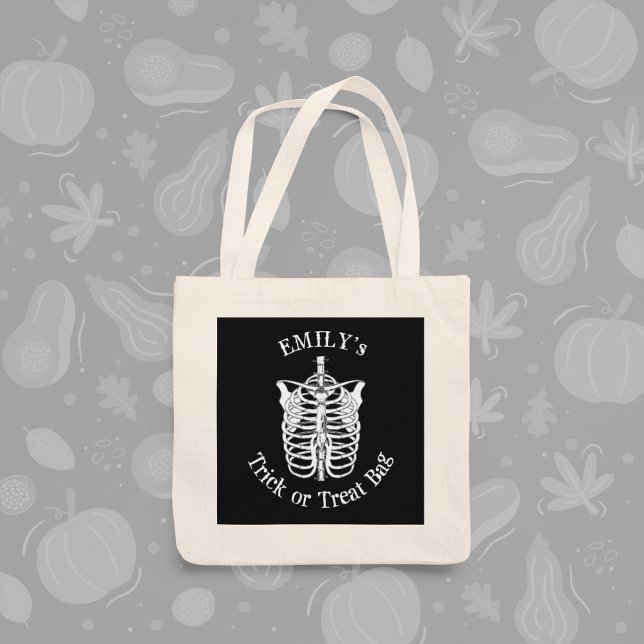 Bolsa Tote Truque De Halloween Ou Tratar Esqueleto Assustador (Halloween skeleton trick or treat bag with spooky design for kids and fall celebrations.)