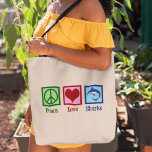 Bolsa Tote Tubarão<br><div class="desc">Este maravilhoso presente de tubarão azul é perfeito para uma equipe escolar com uma mascote de tubarão branco excelente. Legal Peace Love Sharks design.</div>