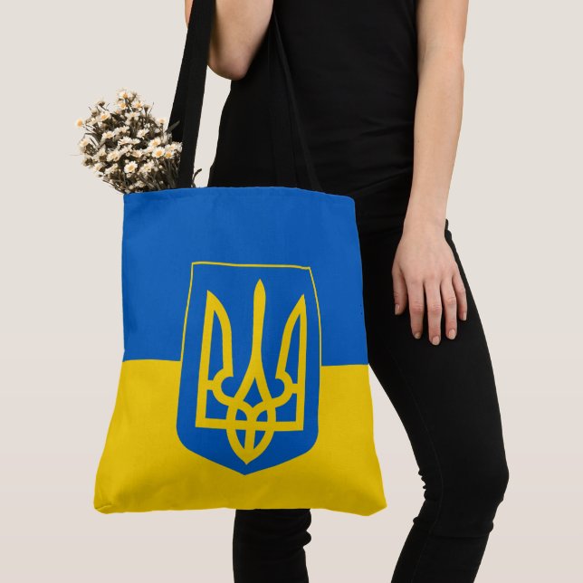 Bolsa Tote Ukrainian flag with coat of arms (Close Up)