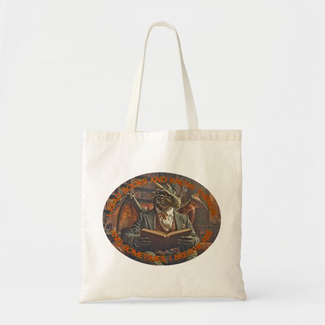 Bolsa Tote Um dragão lendo para aprender e se divertir. (Frente)