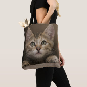 Bolsa Tote Um gatinho muito doce do gato malhado