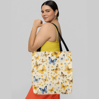 Bolsa Tote Um padrão sem costura de várias borboletas flores