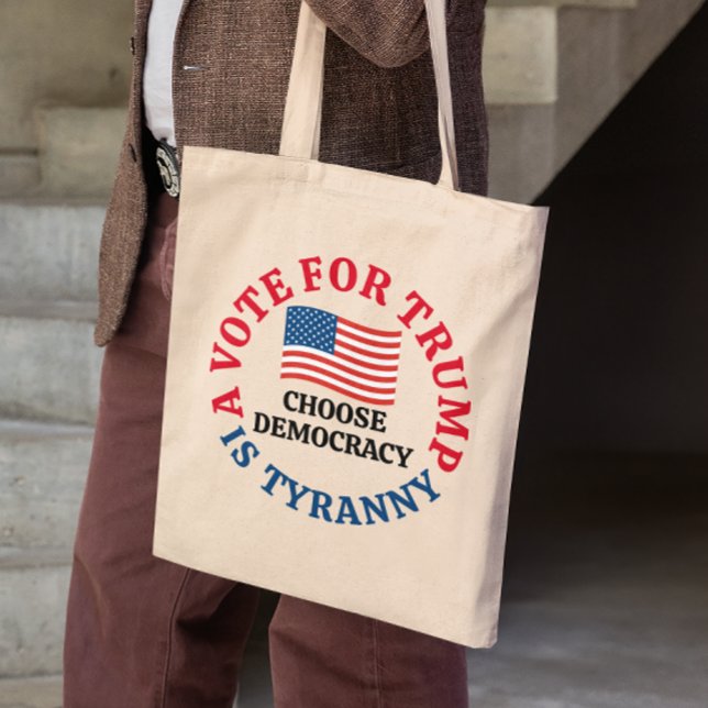 Bolsa Tote Um Voto Para Trump é Tirania Escolhe Democracia (Criador carregado)