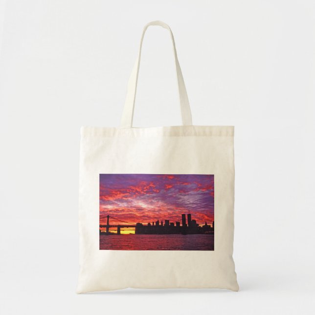 Bolsa Tote Uma Brilhante Silhueta De Baixo Manhattan. (Frente)