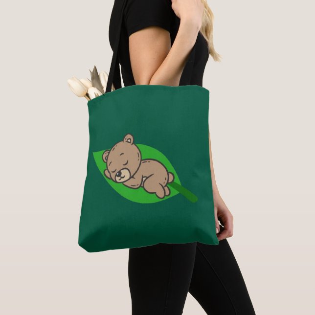 Bolsa Tote Urso em uma Folha (Close Up)