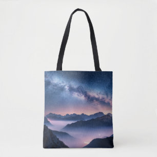Bolsa Tote Via Látea sobre montanhas de nevoeiro à noite no