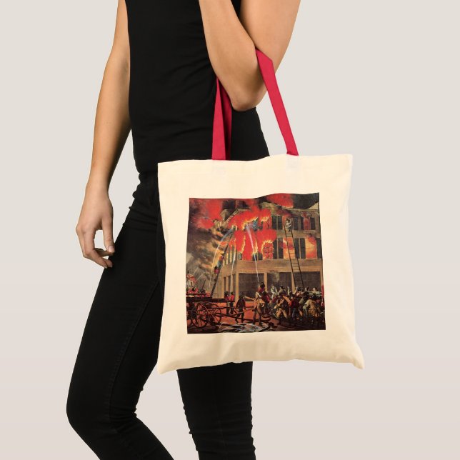 Bolsa Tote Vida de um Bombeiro, Bombeiros Antigos Combatendo  (Frente (produto))