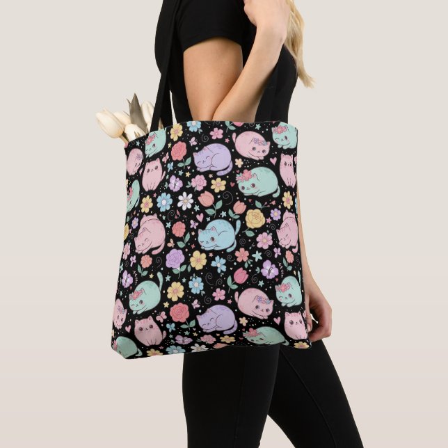 Bolsa Tote Whimsical Kawaii Pastel Cat and Floral Seamless  (Close Up)