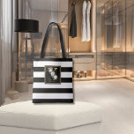 Bolsa Tote X Monograma Floral Dourado | Douradas Bandas branc<br><div class="desc">Ouro fino elegante Letra X monograma decorado com delicadas magnólias brancas e pénia laranja esbranquiçada,  complementada com botânicos verdes empoeirados. É sofisticado e romântico! O nome personalizado na parte inferior unifica o design torna-o especial. Fundo elegante e moderno de ouro branco preto.</div>